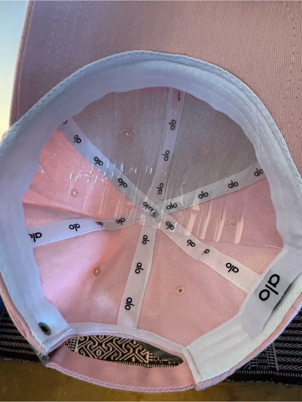 ALO Yoga pink alo